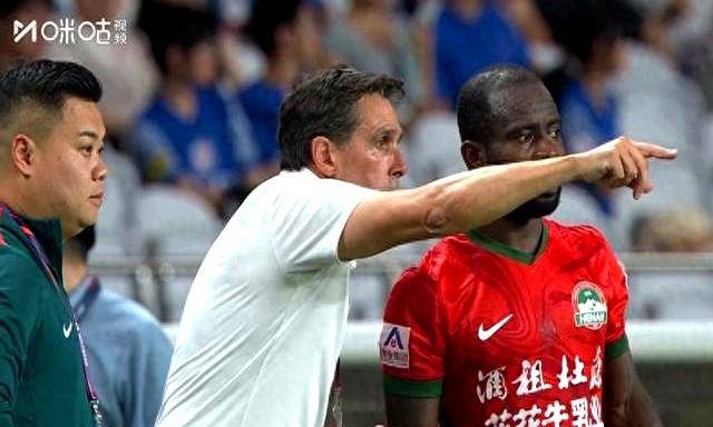 完美竞技平台官方网站-新奥尔良鹈鹕清晨门线救险，志在葡超名次提升，球迷炸锅，赛程密集仍需轮换